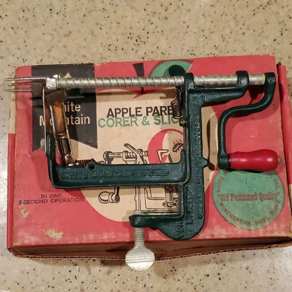 Vtg. WhitE Mountain Apple Parker Corer Slicer